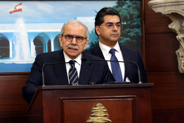 الرئيس عون عرض مع الرئيس سلام الأوضاع العامة والتطورات في الجنوب واجريا تقييماً لاجتماع الوفود العسكرية في واشنطن ---------------------